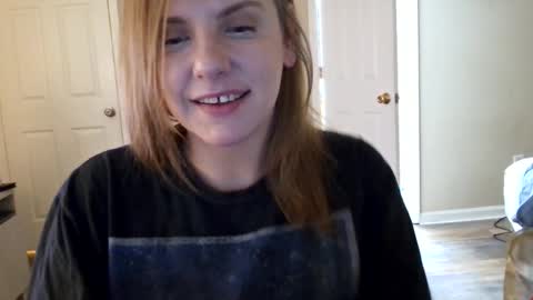 Snapshot of tinywithtiddies chatting on 03/21/26, 01:21 tinywithtiddies online show from 03/21/26, 01:21