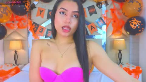 Snapshot of tiphani_walker_ chatting on 10/28/25, 10:23 Tiphani Walker online show from 10/28/25, 10:23