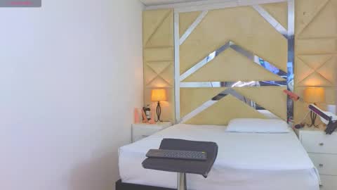 Snapshot of tiphani_walker_ chatting on 11/28/25, 11:18 Tiphani Walker online show from 11/28/25, 11:18