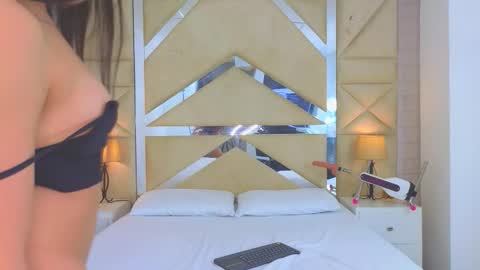 Snapshot of tiphani_walker_ chatting on 12/05/25, 02:42 Tiphani Walker online show from 12/05/25, 02:42