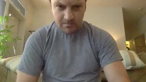 Snapshot of tiptop1088 chatting on 03/06/25, 03:13 tiptop1088 online show from 03/06/25, 03:13