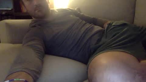 Snapshot of tiptop1088 chatting on 12/19/25, 01:56 tiptop1088 online show from 12/19/25, 01:56