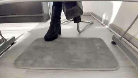 Anna online show from 12/20/24, 05:08