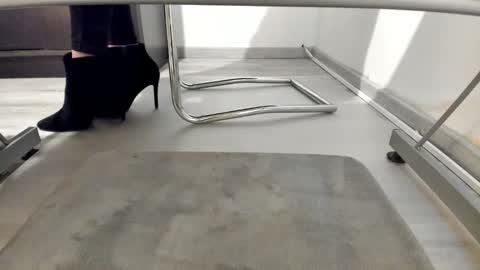 Anna online show from 01/06/25, 10:02