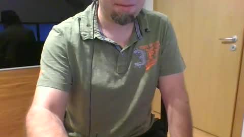 Snapshot of tirolerboy27 chatting on 12/04/24, 12:25 Tirolerboy27 online show from 12/04/24, 12:25