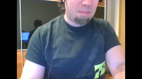 Snapshot of tirolerboy27 chatting on 01/13/25, 01:17 Tirolerboy27 online show from 01/13/25, 01:17