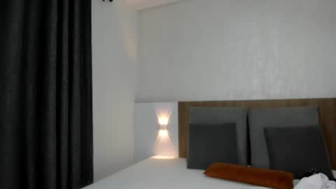 Snapshot of tisha_cole chatting on 01/06/25, 05:52 Tisha online show from 01/06/25, 05:52