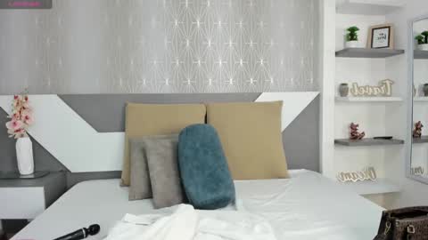 Snapshot of tisha_cole chatting on 01/19/25, 08:19 Tisha online show from 01/19/25, 08:19