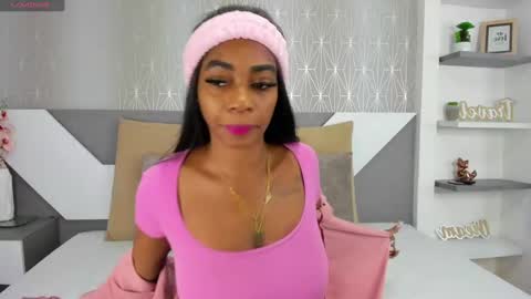 Snapshot of tisha_cole chatting on 02/14/25, 02:33 Tisha online show from 02/14/25, 02:33