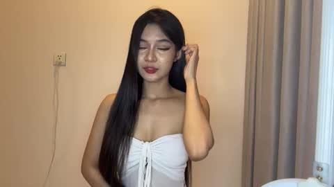 Snapshot of tishascaife chatting on 03/28/26, 05:07 Xiao wu online show from 03/28/26, 05:07