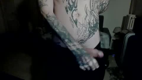 Snapshot of tiswillfuckup chatting on 12/21/25, 12:18 tiswillfuckup online show from 12/21/25, 12:18