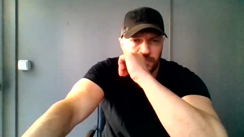 Snapshot of titan_heart chatting on 06/28/26, 05:02 titan_heart online show from 06/28/26, 05:02