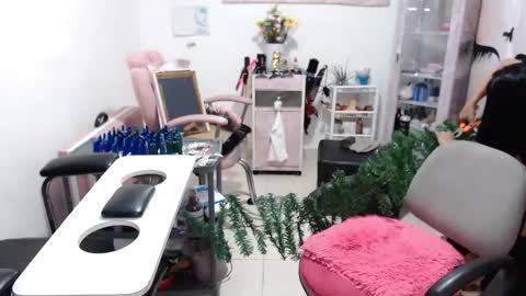 Snapshot of titsbiglovers chatting on 11/26/25, 11:06 DIVA online show from 11/26/25, 11:06