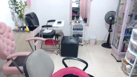 Snapshot of titsbiglovers chatting on 04/18/26, 07:07 DIVA online show from 04/18/26, 07:07