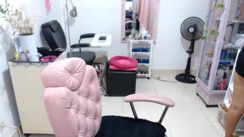 Snapshot of titsbiglovers chatting on 05/15/26, 03:52 DIVA online show from 05/15/26, 03:52