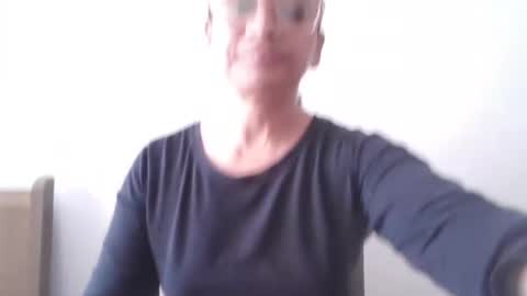 Snapshot of titssmall123 chatting on 12/25/24, 02:13 Ester online show from 12/25/24, 02:13