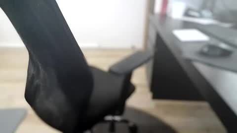 Snapshot of titsthebest chatting on 10/13/25, 05:29 titsthebest online show from 10/13/25, 05:29