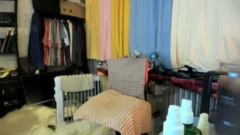 Snapshot of tittkiss chatting on 01/20/25, 06:31 liebe es mich nackt vor der cam zu zeigen online show from 01/20/25, 06:31