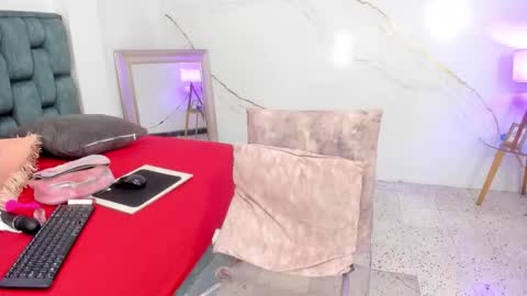 Tivizay online show from 11/15/25, 02:13