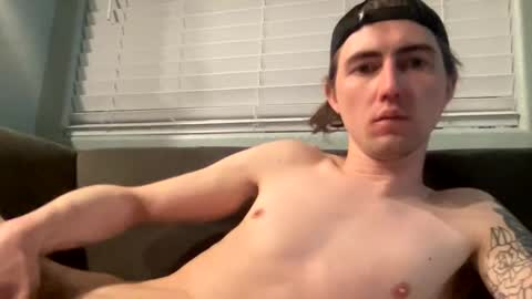 Snapshot of tlayne410 chatting on 02/10/25, 05:25 tlayne410 online show from 02/10/25, 05:25