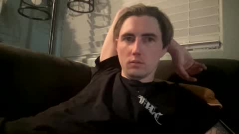 Snapshot of tlayne410 chatting on 10/27/25, 08:18 tlayne410 online show from 10/27/25, 08:18