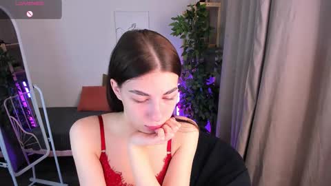 2 GMT Mo Tu We Th Fr 10am-4am online show from 11/11/25, 12:54