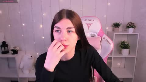 2 GMT Mo Tu We Th Fr 10am-4am online show from 02/10/26, 02:59