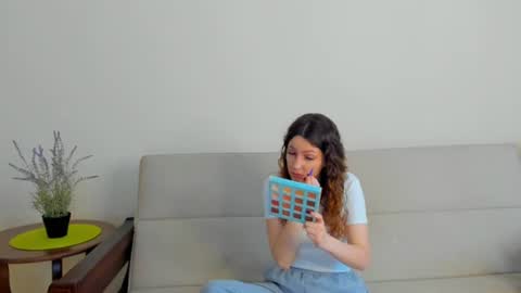 Snapshot of toasterwife chatting on 06/17/26, 05:43 toasterwife online show from 06/17/26, 05:43