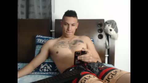 Snapshot of tobicraig chatting on 07/12/26, 01:29 Andres Independent Model online show from 07/12/26, 01:29