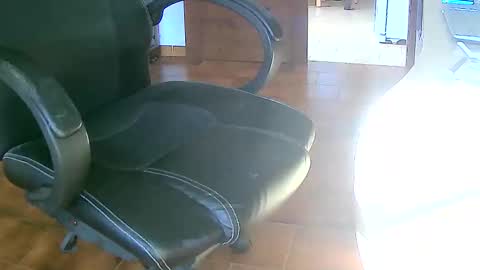 Tobiko online show from 01/10/25, 03:37