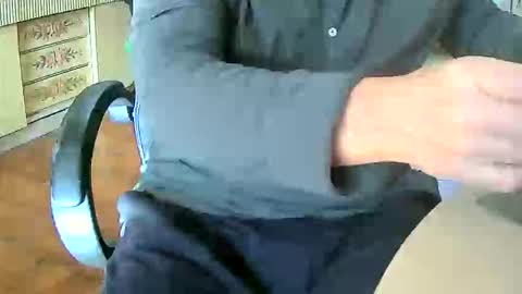 Tobiko online show from 12/22/25, 01:30