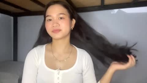 Snapshot of tobimclead chatting on 04/27/26, 10:13 Louise online show from 04/27/26, 10:13