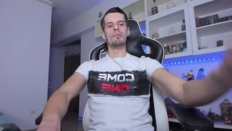 Snapshot of toddclaytonn chatting on 01/12/25, 12:49 Todd online show from 01/12/25, 12:49