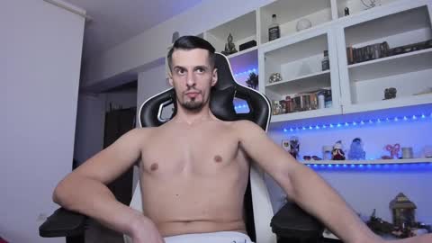 Snapshot of toddclaytonn chatting on 02/07/25, 10:41 Todd online show from 02/07/25, 10:41