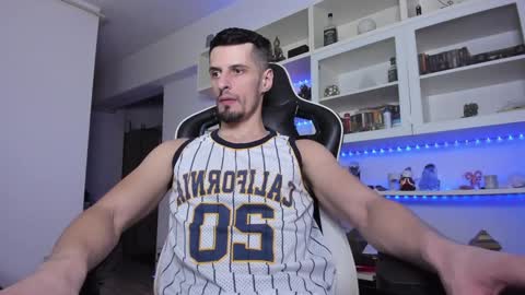 Snapshot of toddclaytonn chatting on 02/08/25, 11:13 Todd online show from 02/08/25, 11:13