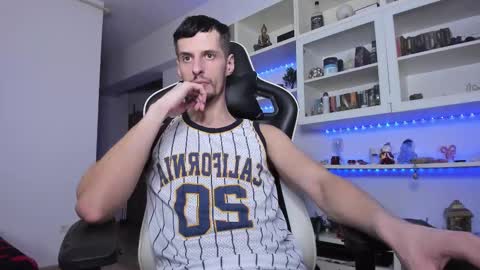 Snapshot of toddclaytonn chatting on 02/14/25, 12:41 Todd online show from 02/14/25, 12:41