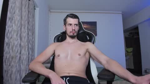 Snapshot of toddclaytonn chatting on 09/18/25, 12:01 Todd online show from 09/18/25, 12:01