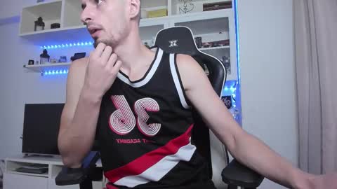 Snapshot of toddclaytonn chatting on 09/25/25, 06:39 Todd online show from 09/25/25, 06:39