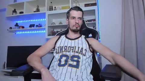 Snapshot of toddclaytonn chatting on 10/15/25, 07:58 Todd online show from 10/15/25, 07:58