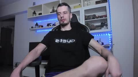 Snapshot of toddclaytonn chatting on 11/19/25, 12:43 Todd online show from 11/19/25, 12:43