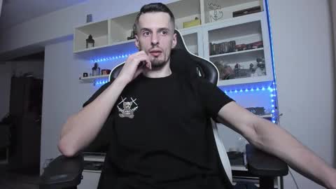 Snapshot of toddclaytonn chatting on 12/01/25, 06:13 Todd online show from 12/01/25, 06:13