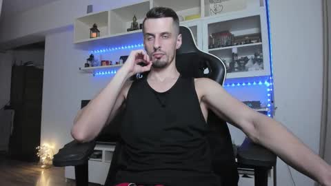 Snapshot of toddclaytonn chatting on 12/04/25, 05:21 Todd online show from 12/04/25, 05:21