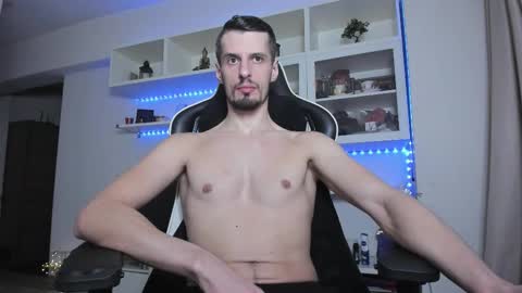 Snapshot of toddclaytonn chatting on 12/18/25, 11:33 Todd online show from 12/18/25, 11:33