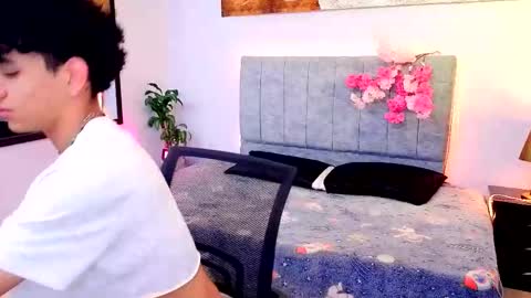 todoroki_g online show from 10/07/25, 11:40