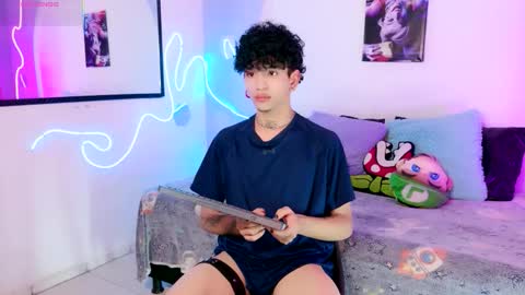 todoroki_g online show from 10/19/25, 02:45