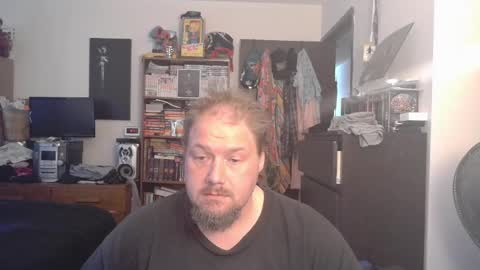 Snapshot of toede_0 chatting on 04/23/26, 04:42 Toede online show from 04/23/26, 04:42