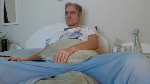 Daniel Bisexual uncut 20cm online show from 01/05/25, 03:34