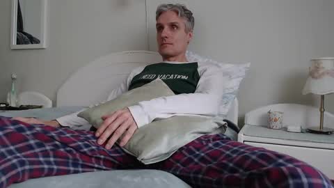 Daniel Bisexual uncut 20cm online show from 03/02/25, 07:54