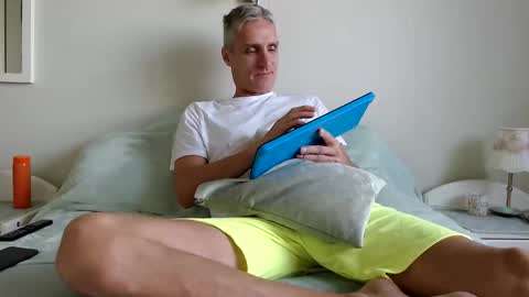 Daniel Bisexual uncut 20cm online show from 09/27/25, 06:29