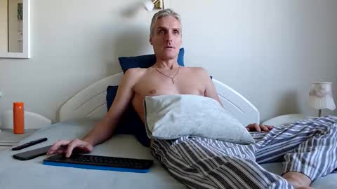 Daniel Bisexual uncut 20cm online show from 10/11/25, 06:45